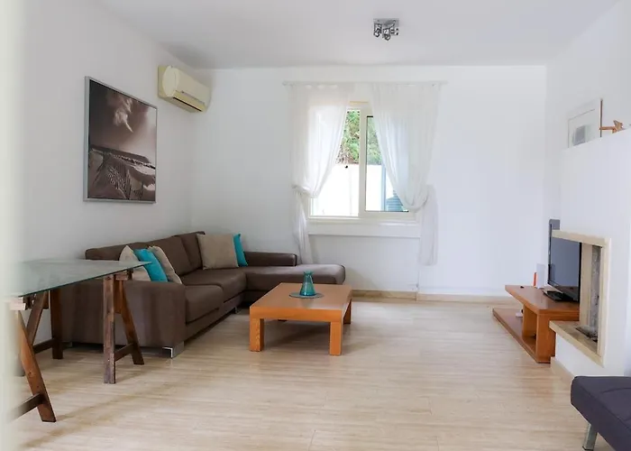 Serenity נאו חוריו