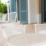 Serenity Neo Chorio